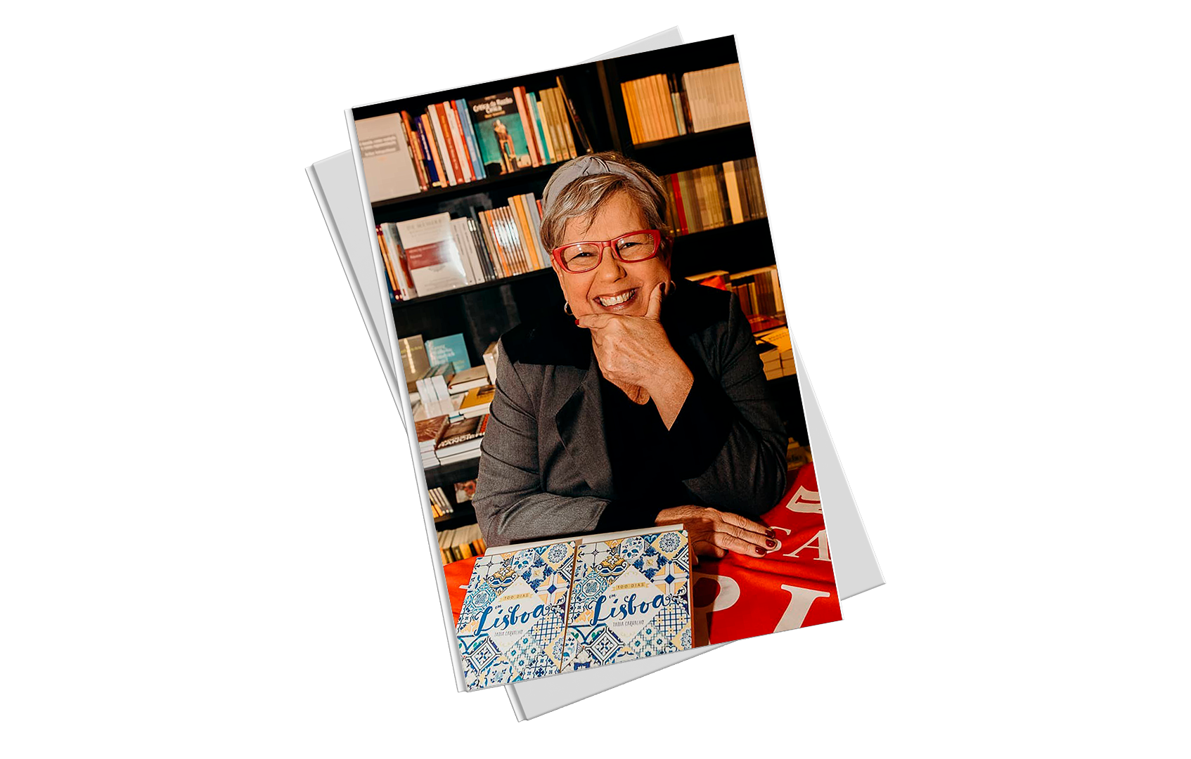 Tania Carvalho com seus livros publicados